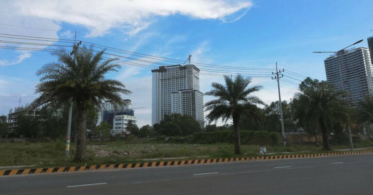 Neue Hochhäuser entstehen in Sihanoukville.