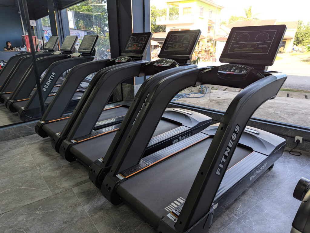 V12 Gym Kep Laufbänder